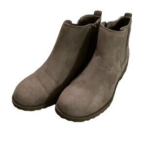 LIKE NEW! SONOMA TAUPE VEGAN SUEDE SIDE ZIP BOOTIES SIZE 7.5